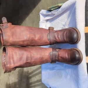 women's Frye pull on boots